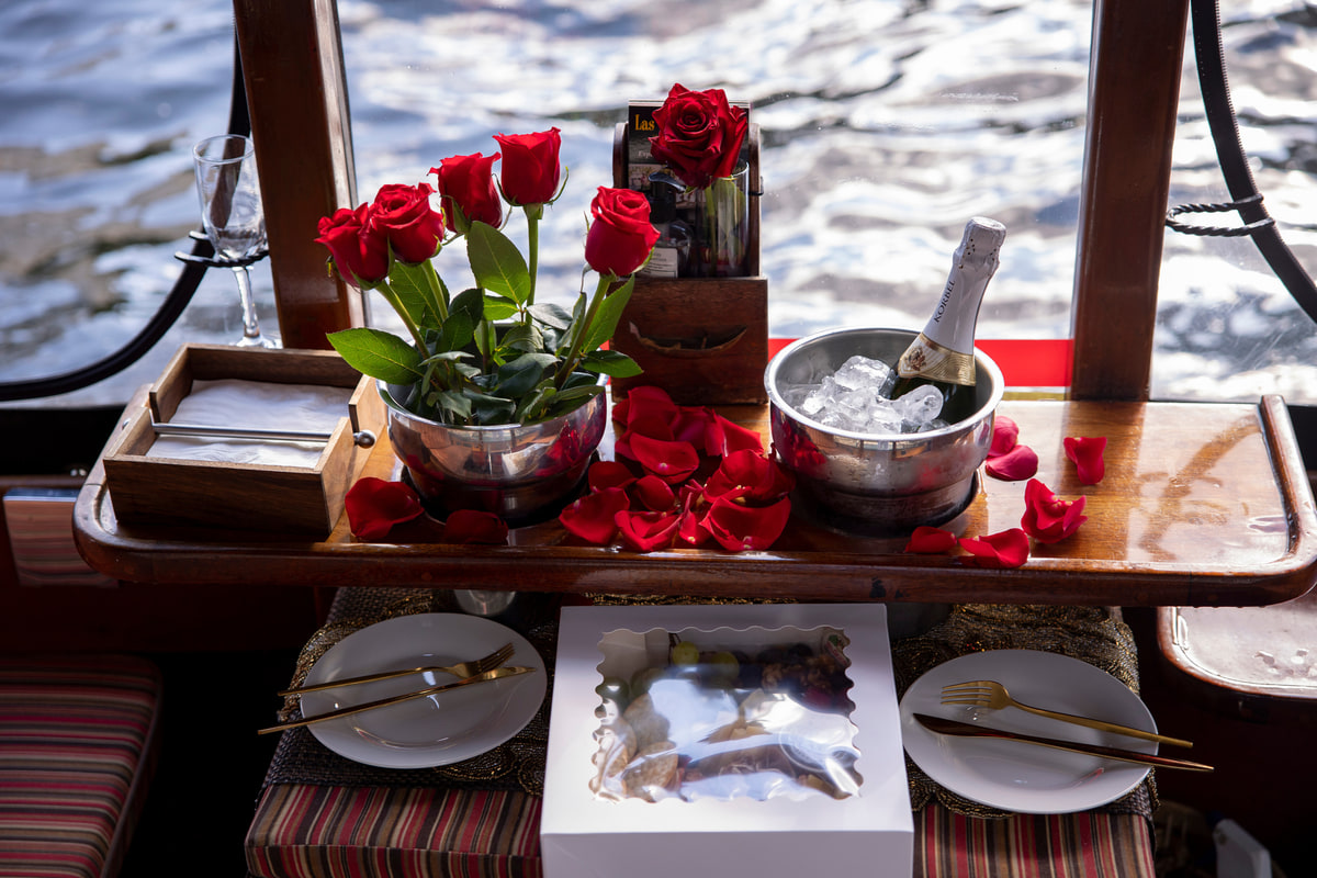 Romantic Gondola Ride Bellini